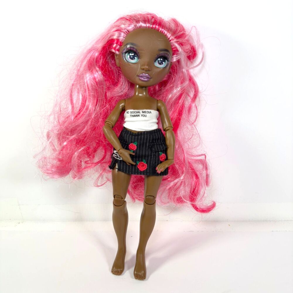 MGA Rainbow High Shadow High Series 3 Fashion Daria Roselyn Doll Pink Hair Cute